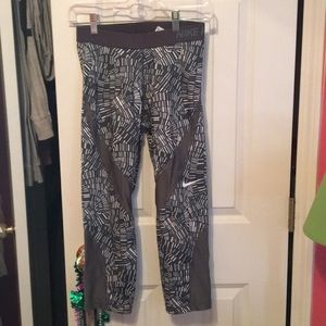 NIKE PRO pattern workout leggings with mesh detail